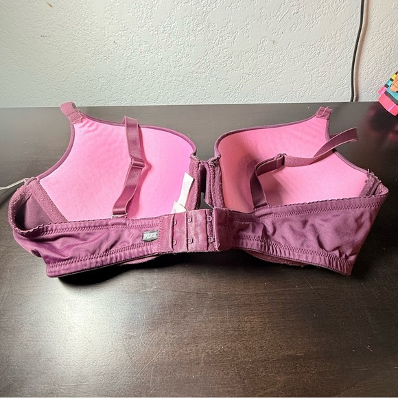 Victoria Secret Elegant Black and Pink Women's Bra Set - Picture 5 of 8